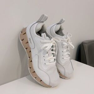 Reebok running shoes: white & gold